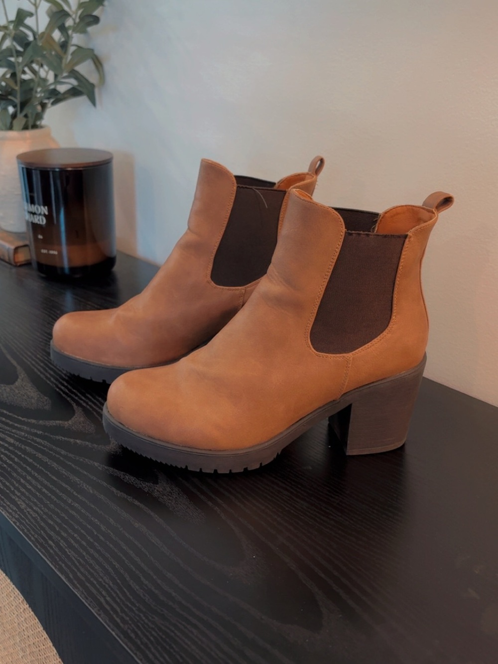 Dream Pairs Brown Chelsea Block Heel Ankle Booties size 8.5